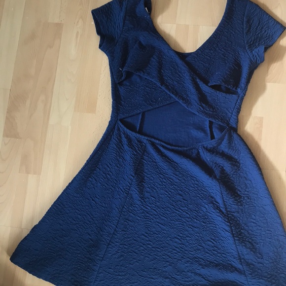 Blue dress with open back - Picture 2 of 2